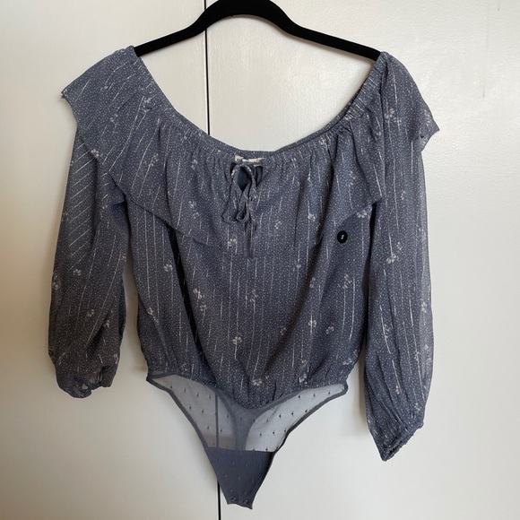NWT Abercrombie Off-the-Shoulder Chiffon Bodysuit - Picture 4 of 6